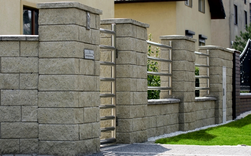Заборные блоки и навершия из архитектурного бетона
